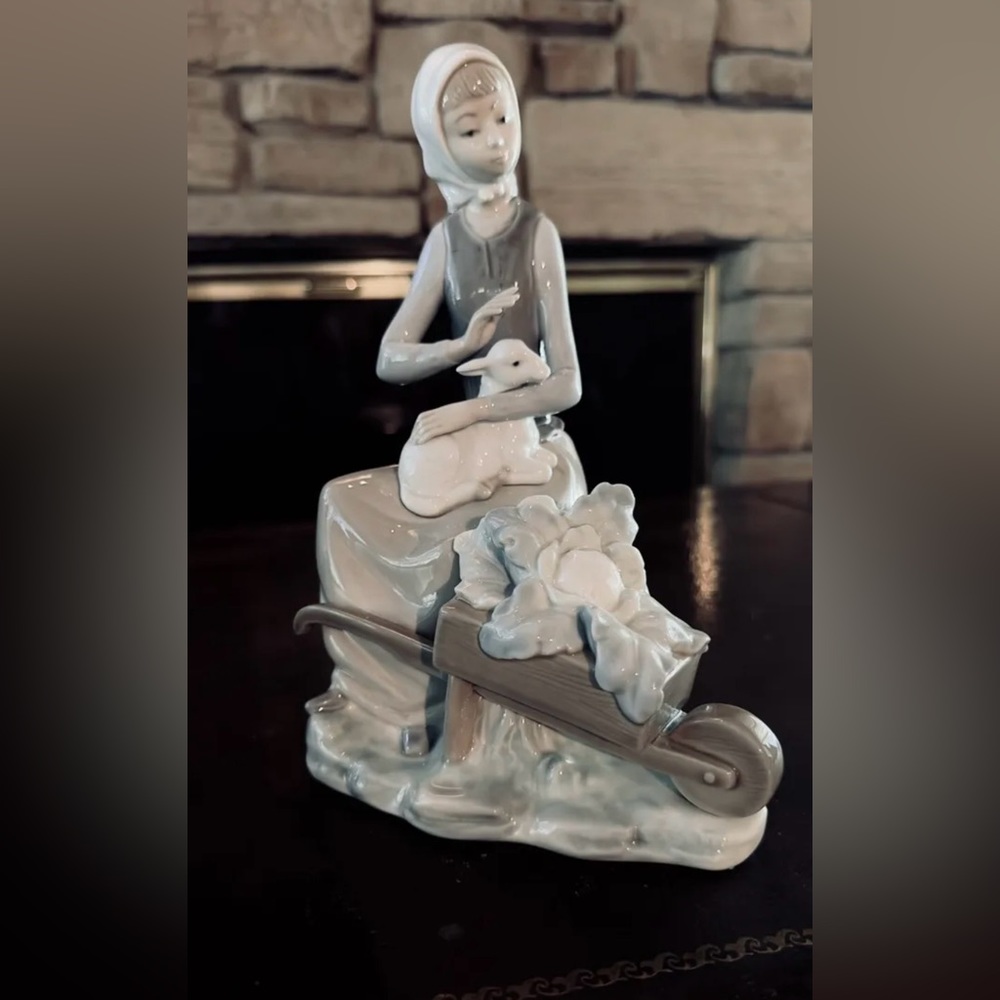 RARE Llardo Figurine #4816 Girl Wheelbarrow Lamb Retired 1972 Over 60 Yrs Old